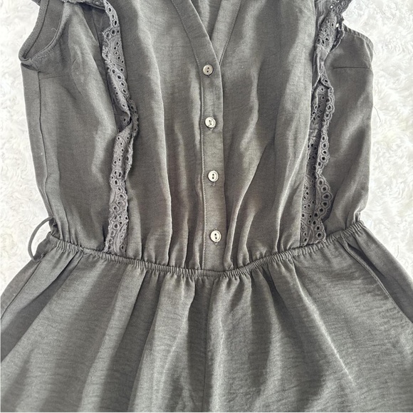 Black Ruffle Sleeve Romper Size Small - Picture 4 of 4